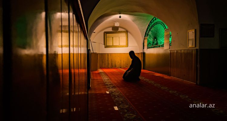 Yuxuda namaz qilmaq