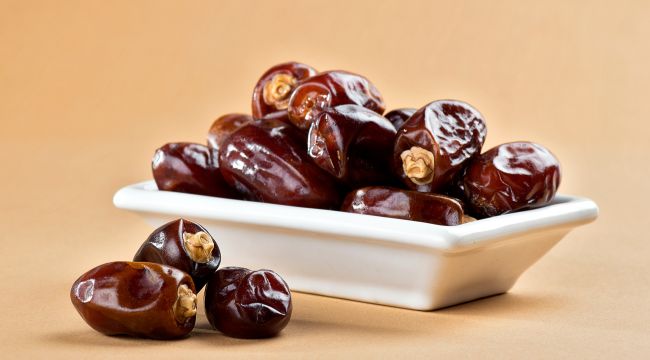 Yuxuda xurma yemək